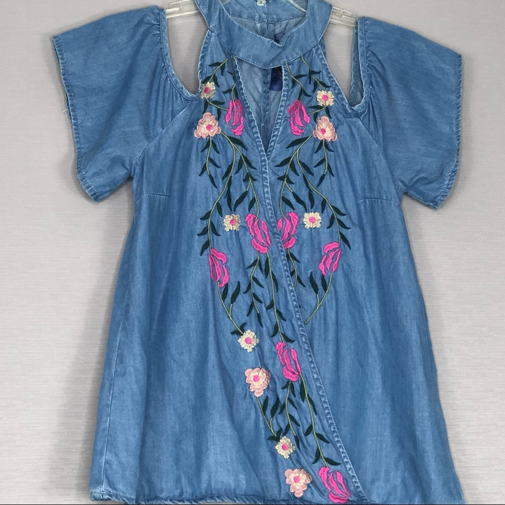 Blue Rain Cold Shoulder Embroidered Top. SZ XS
